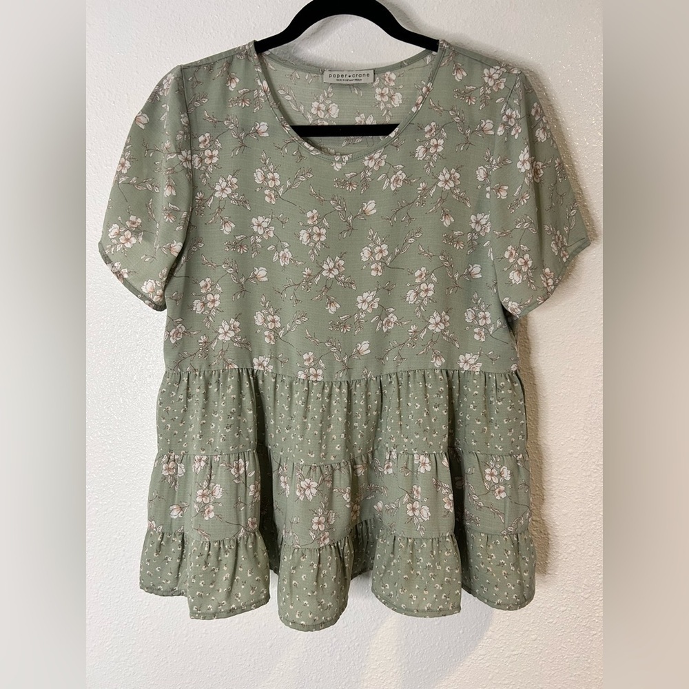 Paper Crane Sage Floral Blouse Size Medium